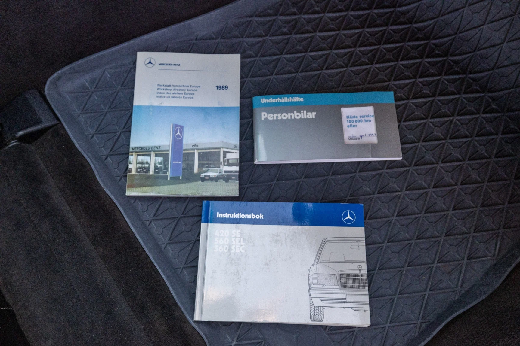Documentation for 1989 Mercedes-Benz 560 SEL (1)