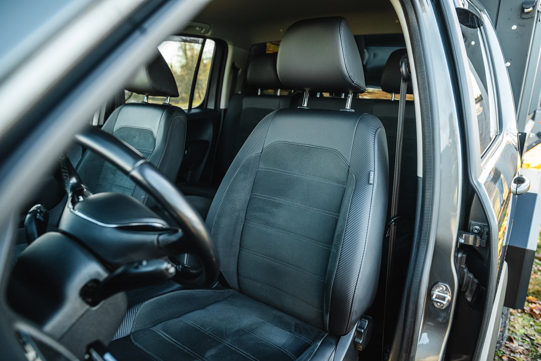 Innenraumfoto von 2020 Northea Camper Expedition Volkswagen Amarok (7)