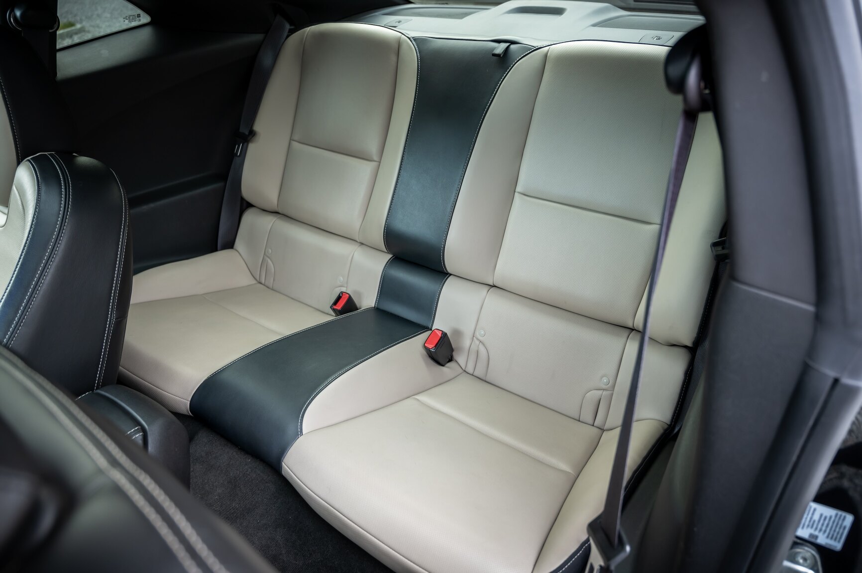 Innenraumfoto von 2010 Chevrolet Camaro SS (44)