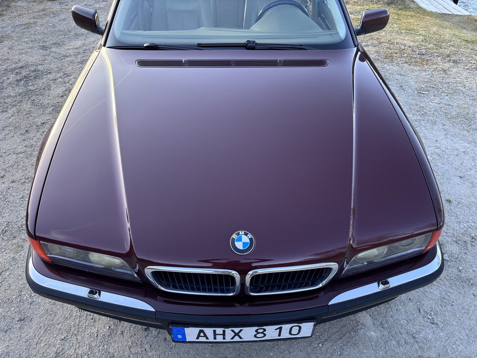Exterior image of 1996 BMW 728iA