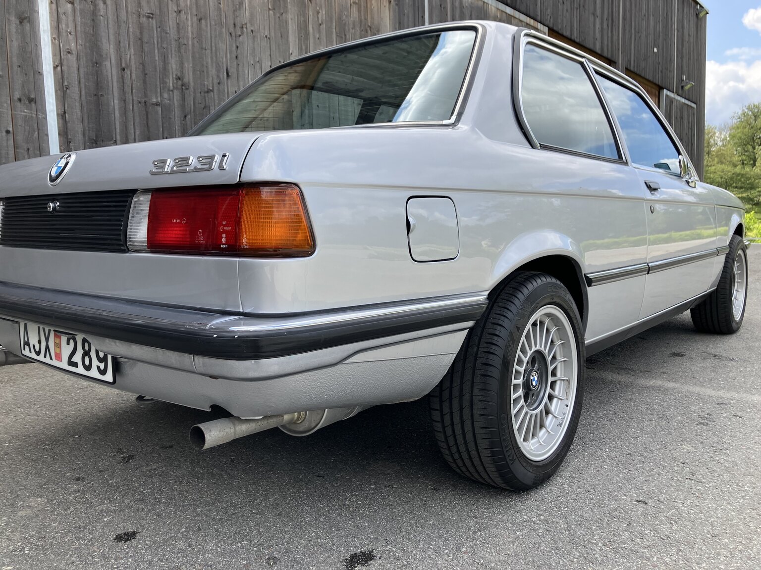 Exterior image of 1979 BMW 323i