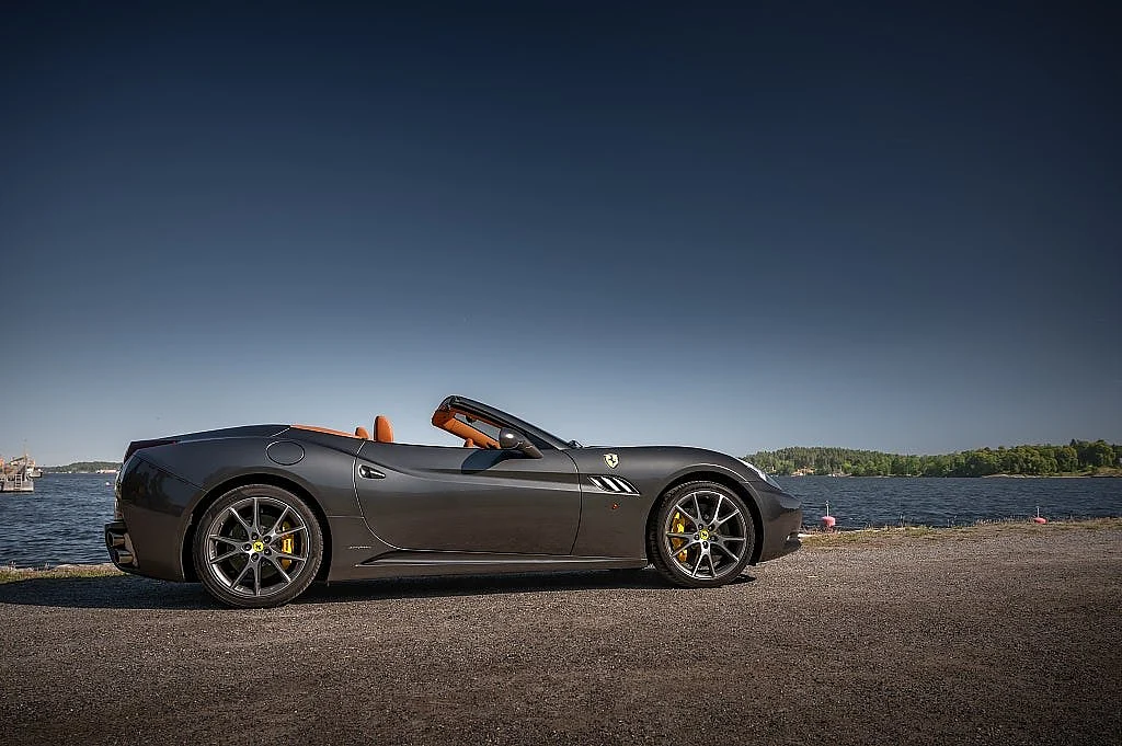 Bild von 2010 Ferrari California (14)