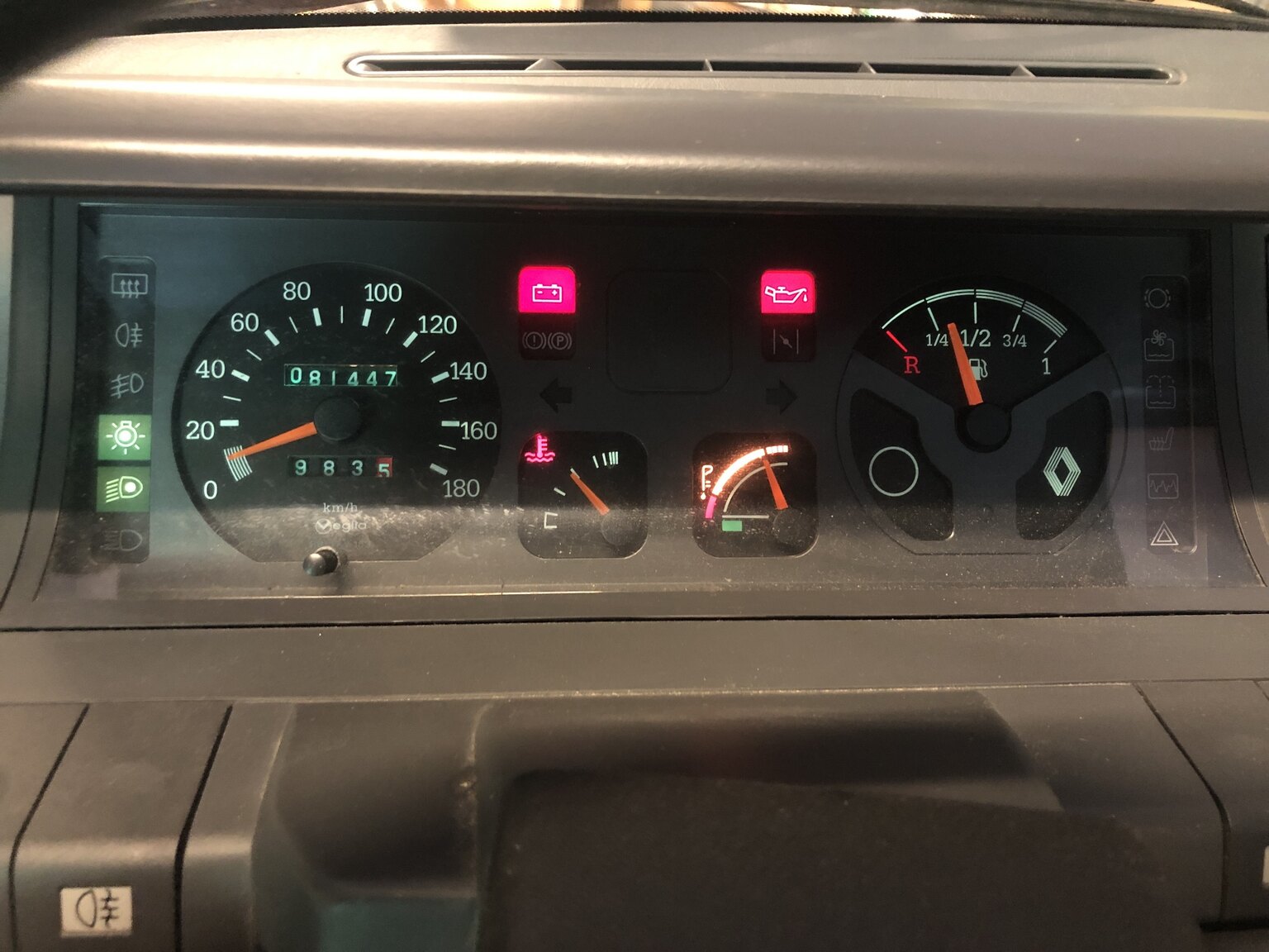 Interior image of 1990 Renault 5 (15)