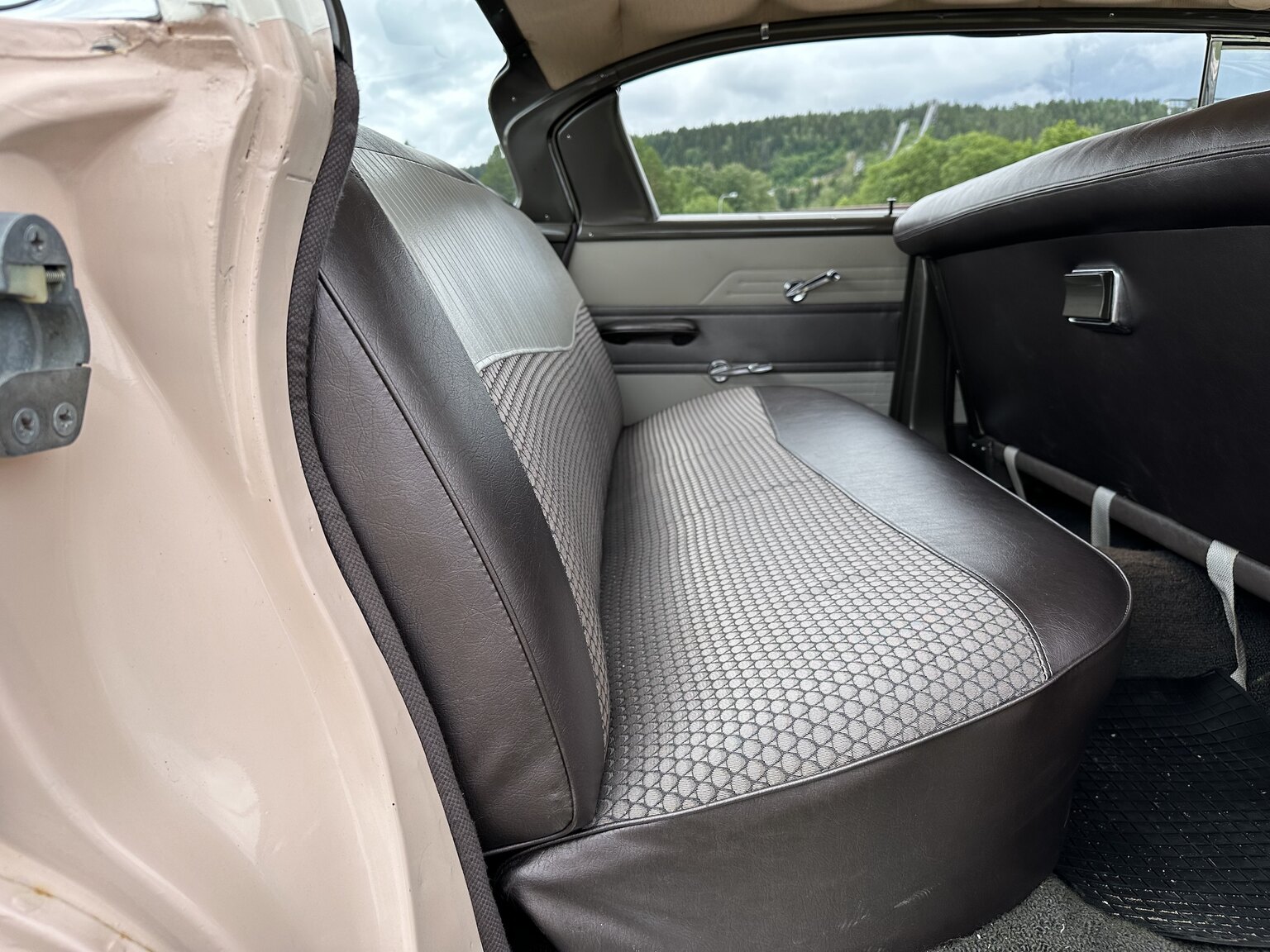 Interior image of 1959 Mercury Monterey 4-door Hardtop Cruiser