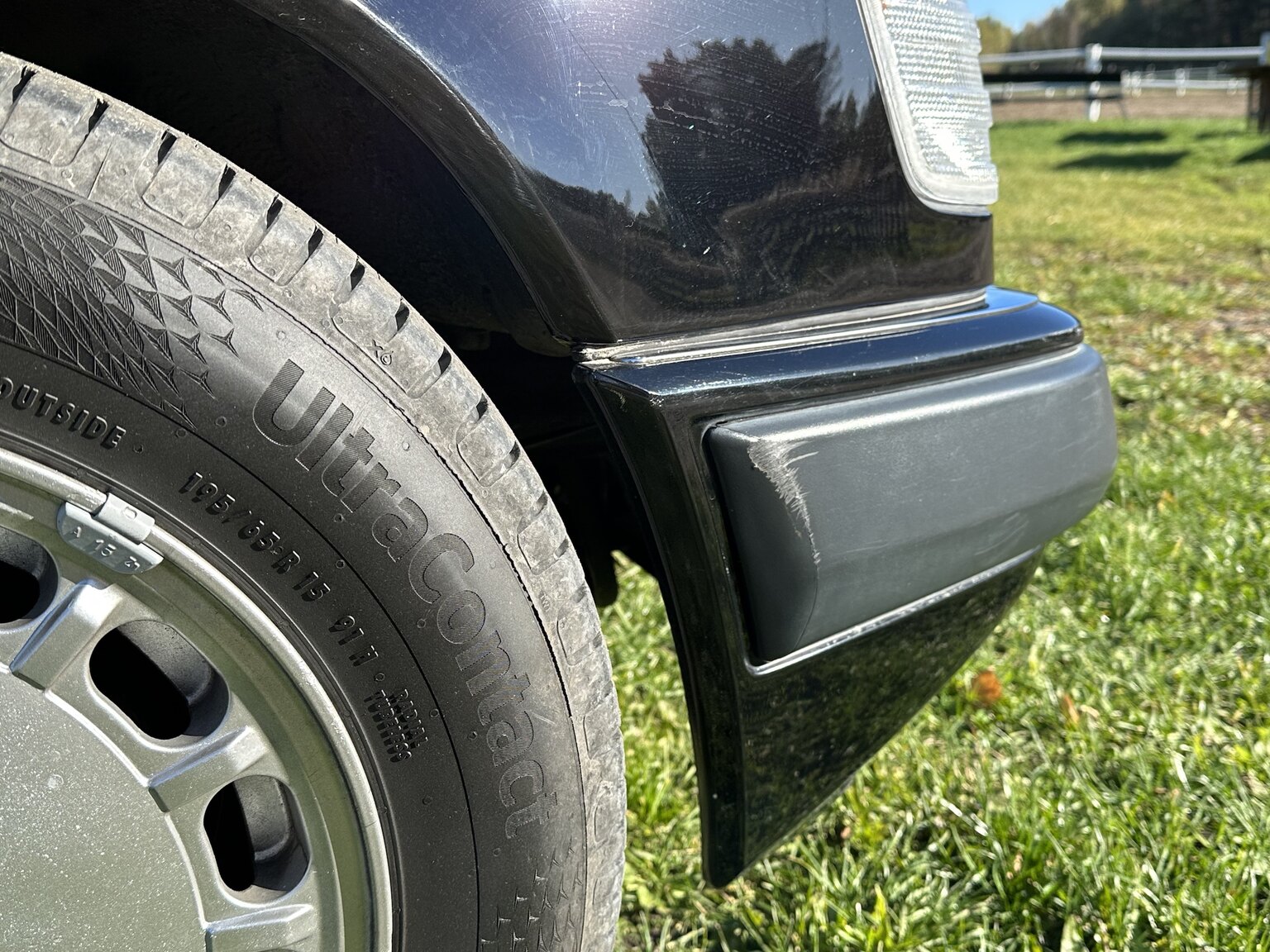 Exteriörbild på 1990 Mercedes-Benz 300 CE 24V