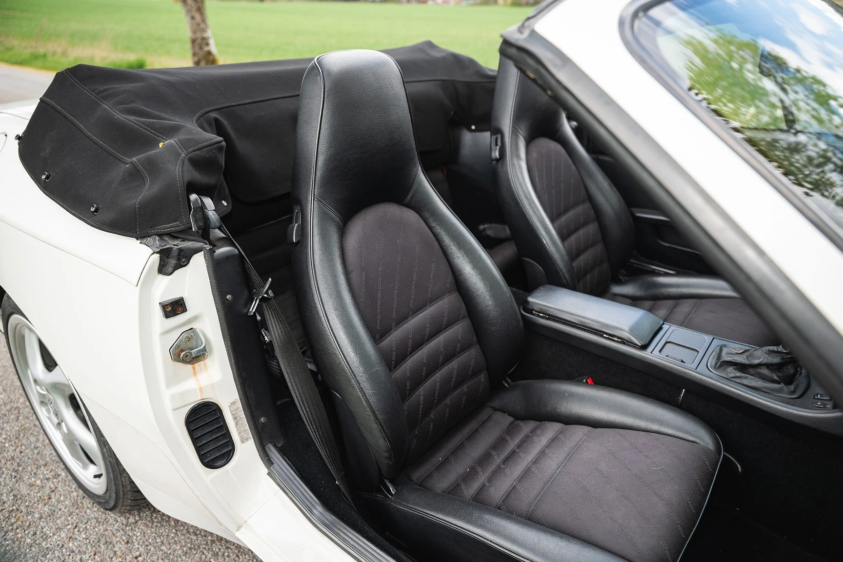 Interiörbild 1990 Porsche 944 S2 Cabriolet  (8)