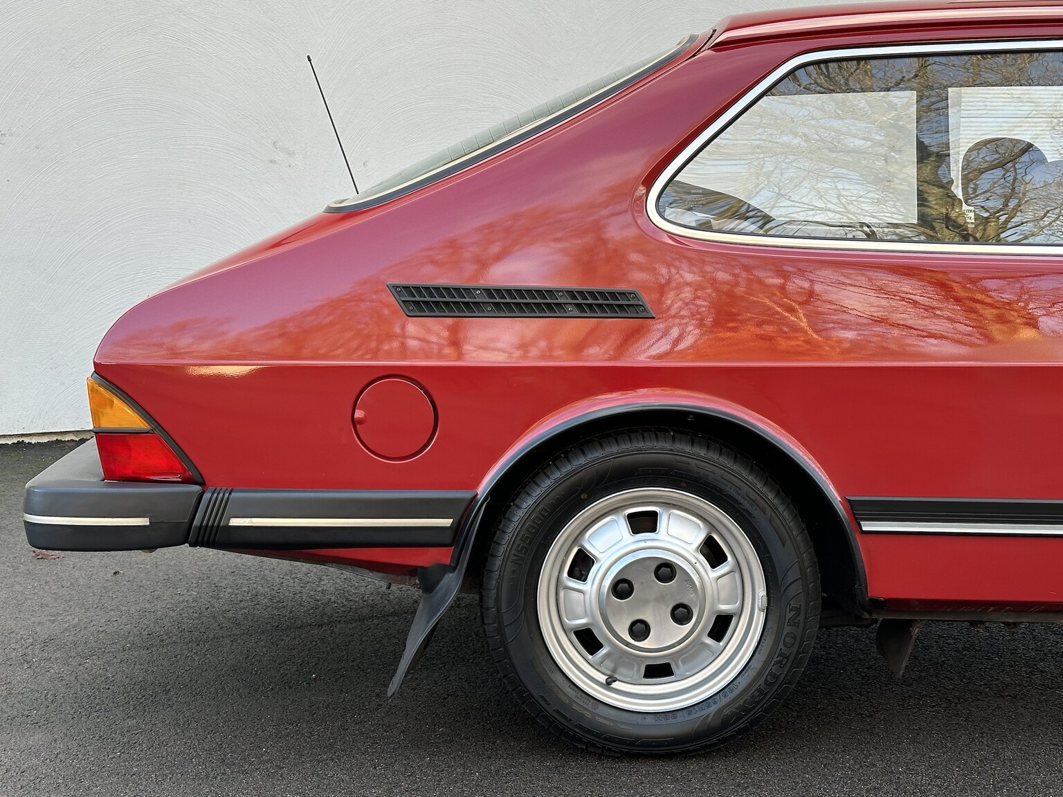 Aussenfoto 1984 Saab 900 GL