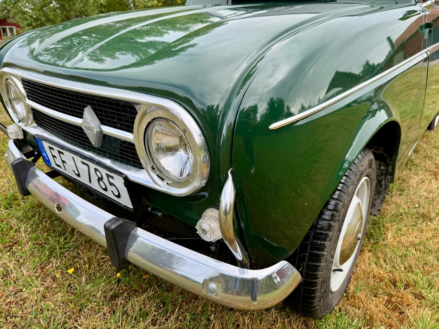Exterior image of 1970 Renault 4 (14)