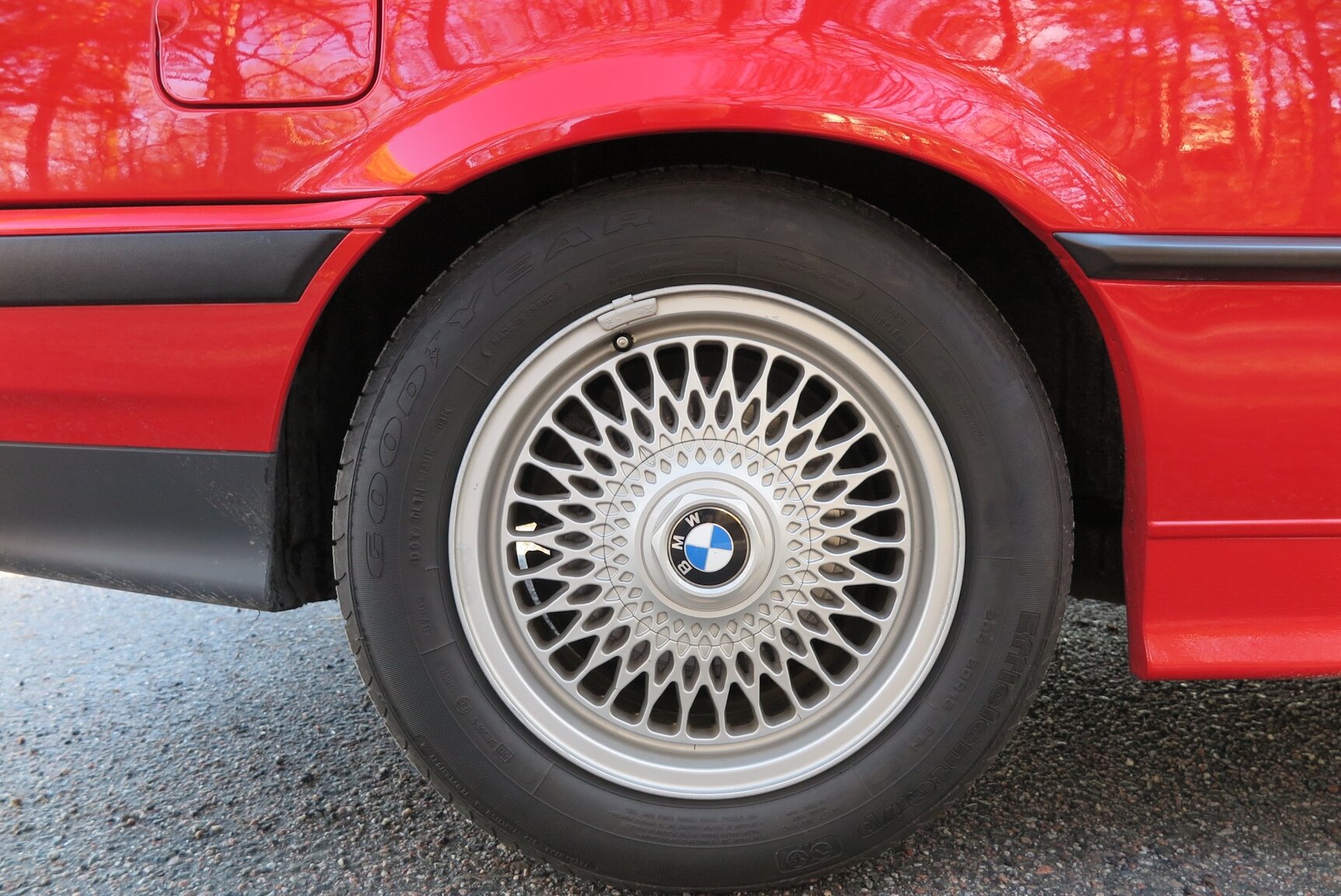 Exteriörbild på 1994 BMW 325iA Convertible