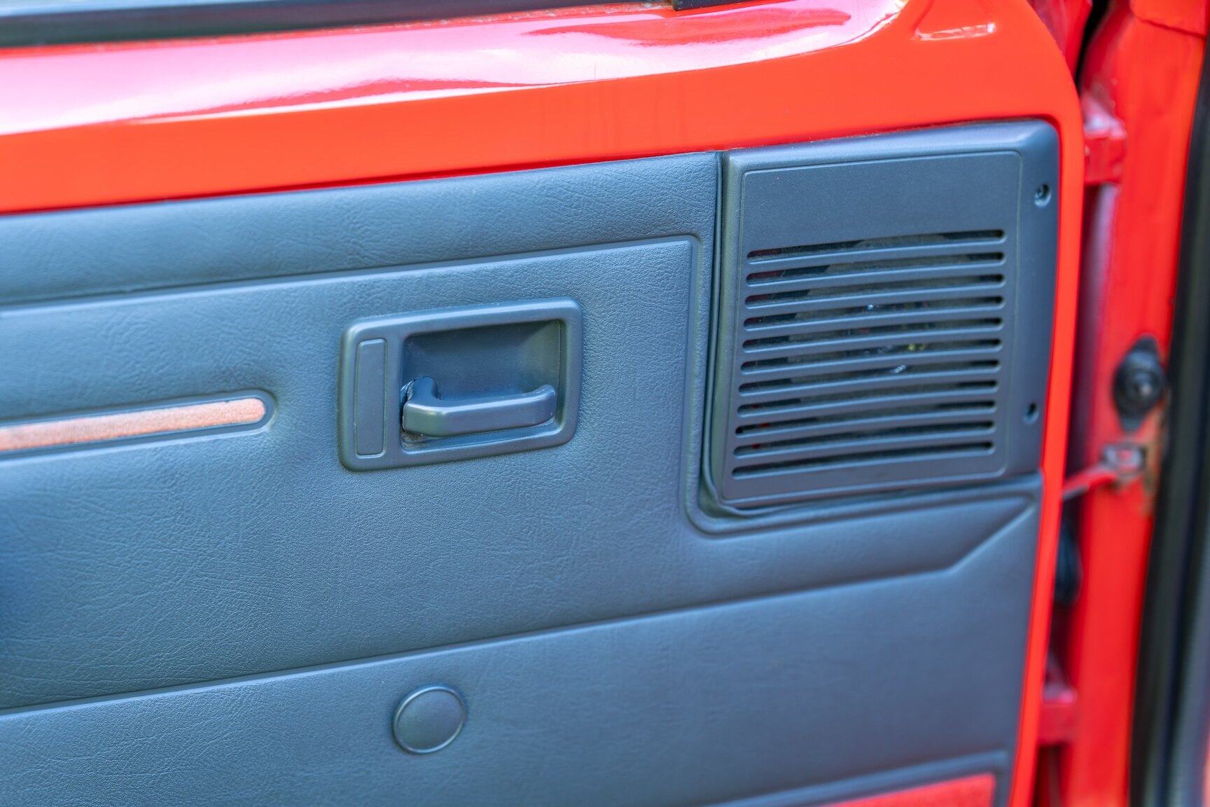 Interior image of 1987 Peugeot 205 CTI 1.6 (42)