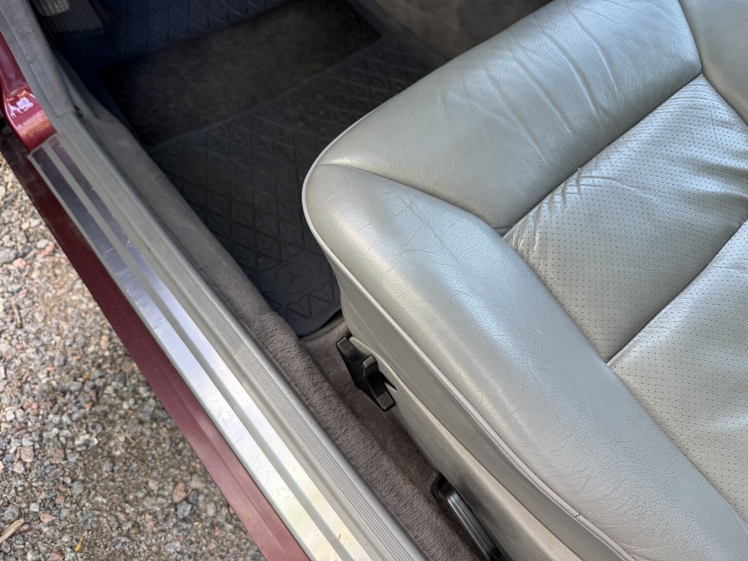 Interior image of 1991 Mercedes-Benz 300 E-24