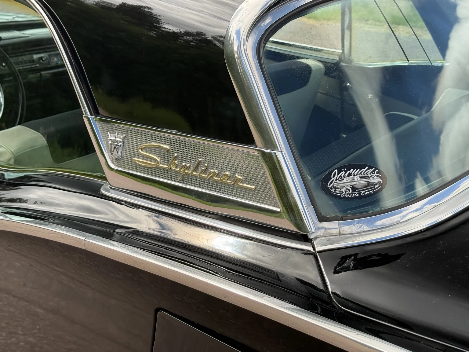 Exteriörbild på 1957 Ford Fairlane 500 Hardtop Cabriolet (18)
