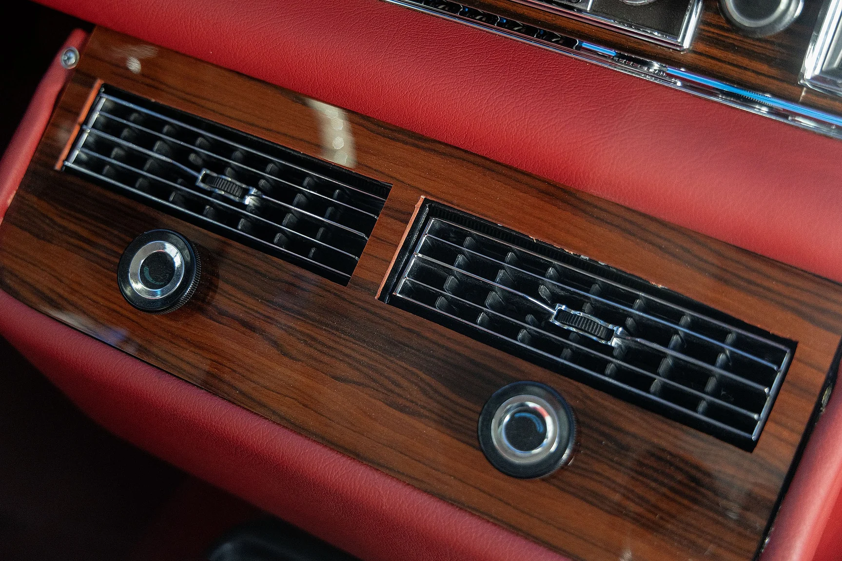 Innenraumfoto von 1970 Mercedes-Benz  280 SE 3.5 Coupé (17)