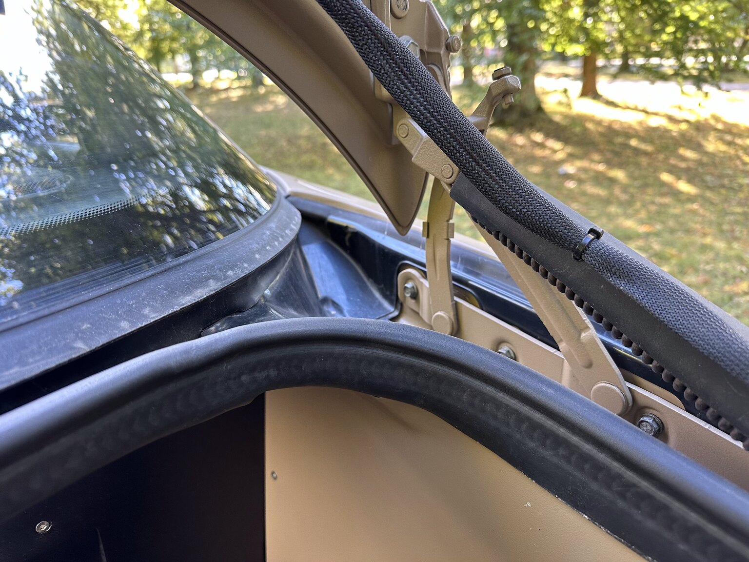 Interior image of 2001 Mercedes-Benz CL600/ML 55 AMG