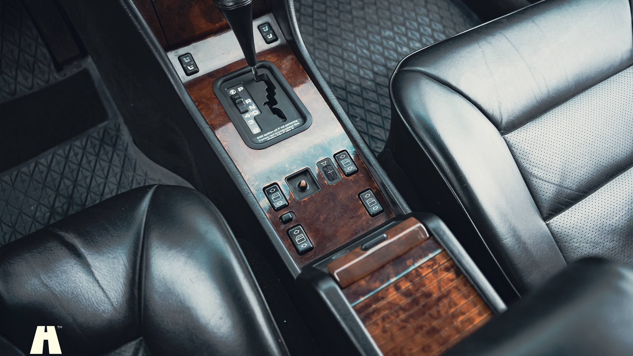 Interior image of 1990 Mercedes 300 CE-24