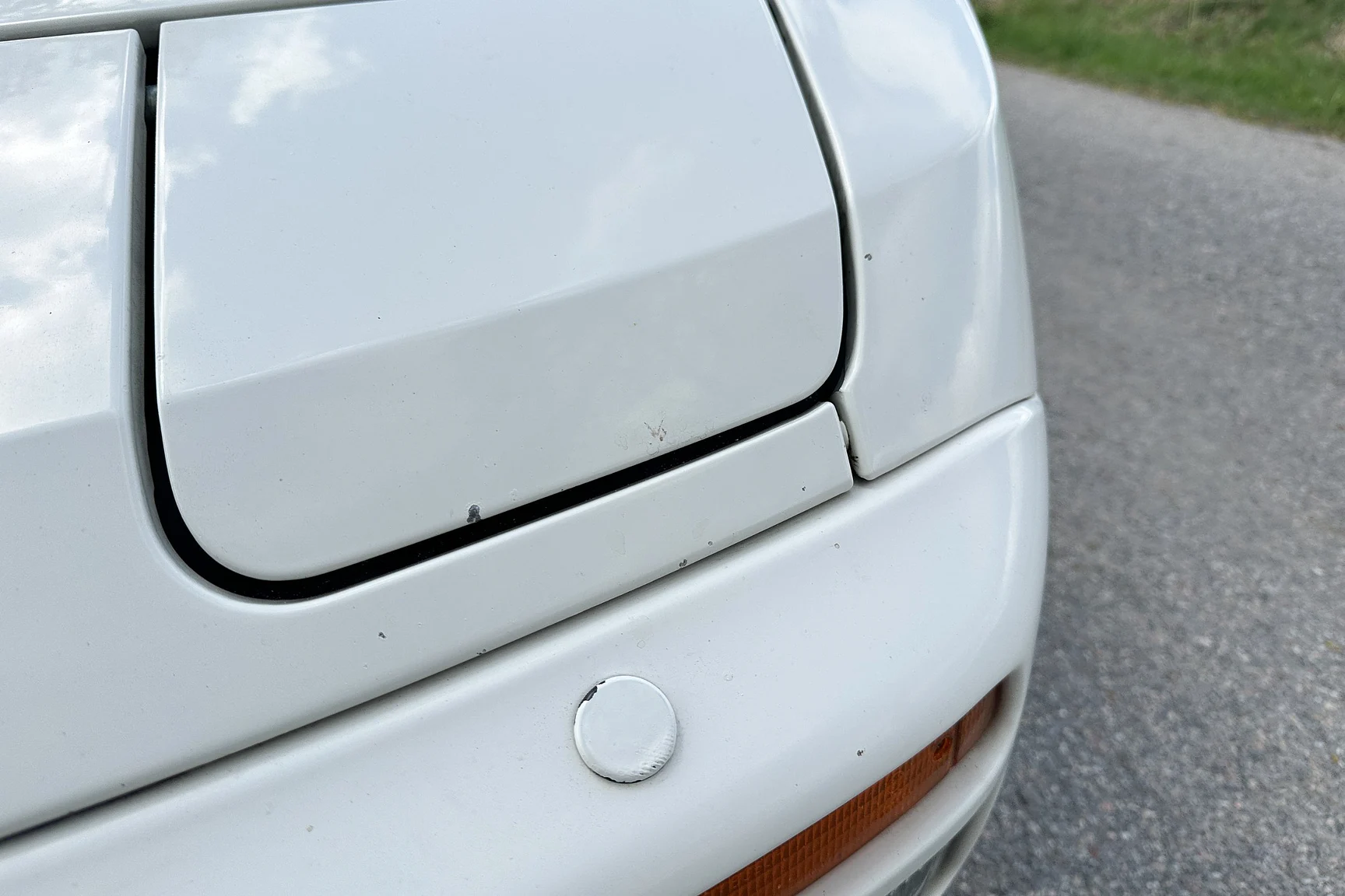 Exterior image of 1990 Porsche 944 S2 Cabriolet  (61)