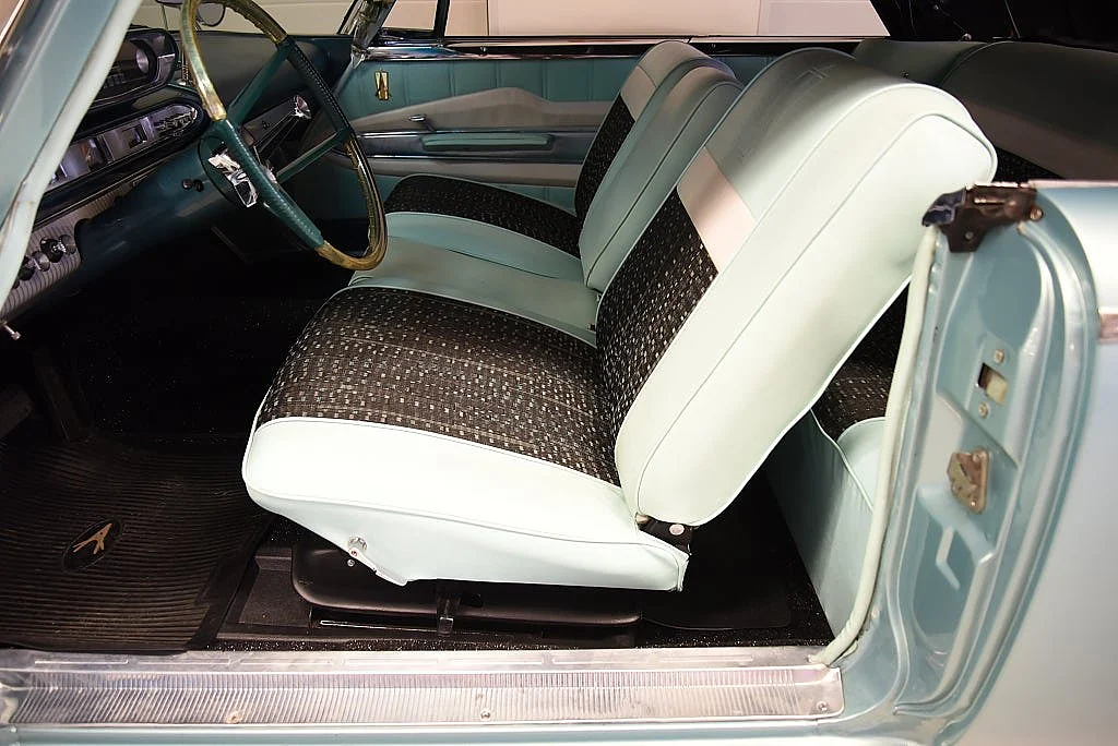 Bild von 1960 Plymouth Fury (18)