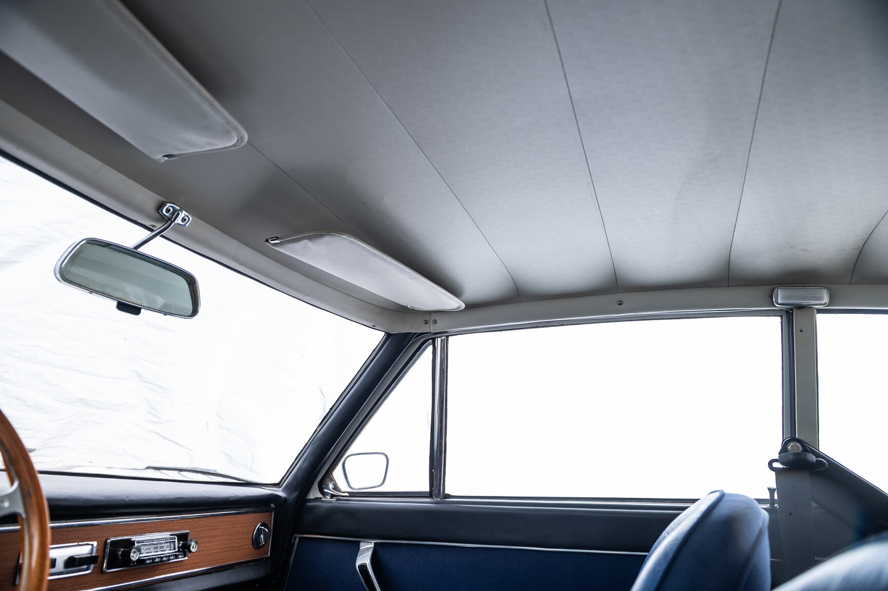 Interior image of 1965 Lancia Flavia Coupé