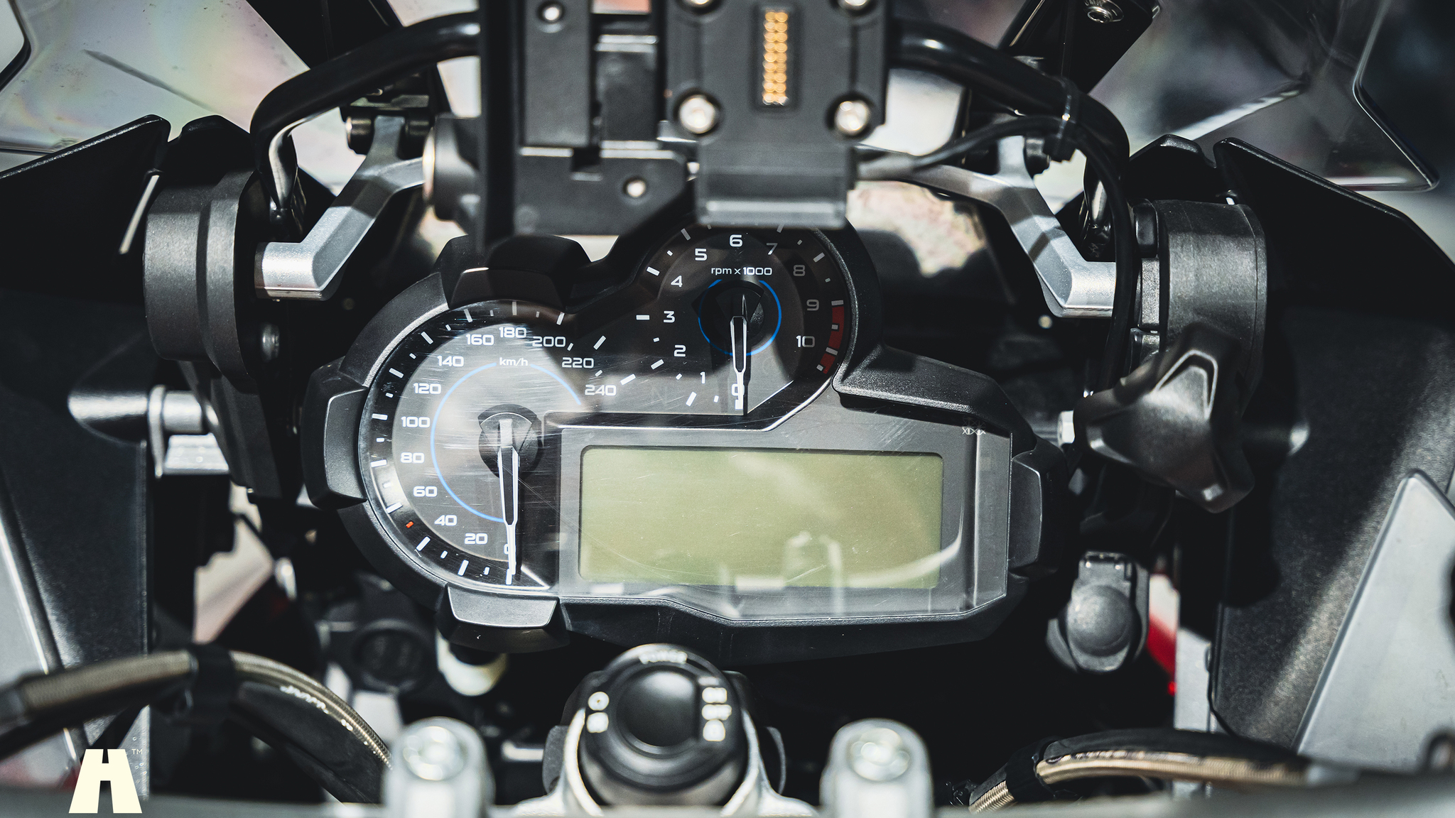 Exteriörbild på 2017 BMW R 1200 GSA (56)