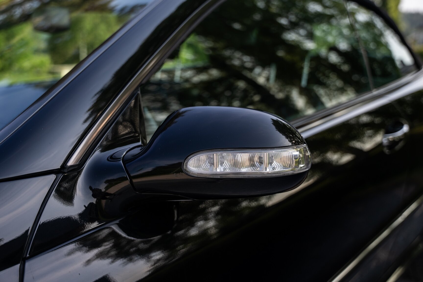 Exterior image of 2009 Mercedes-Benz CLK 550