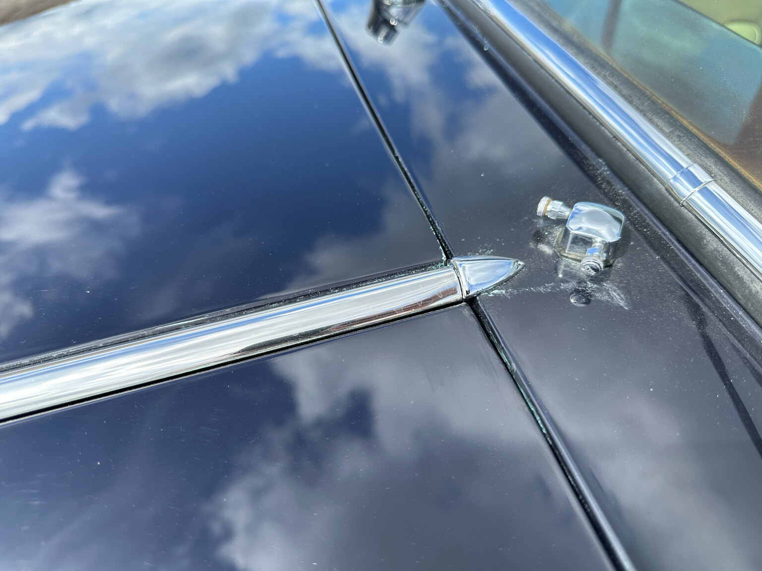 Exterior image of 1960 Bentley S2 Continental 