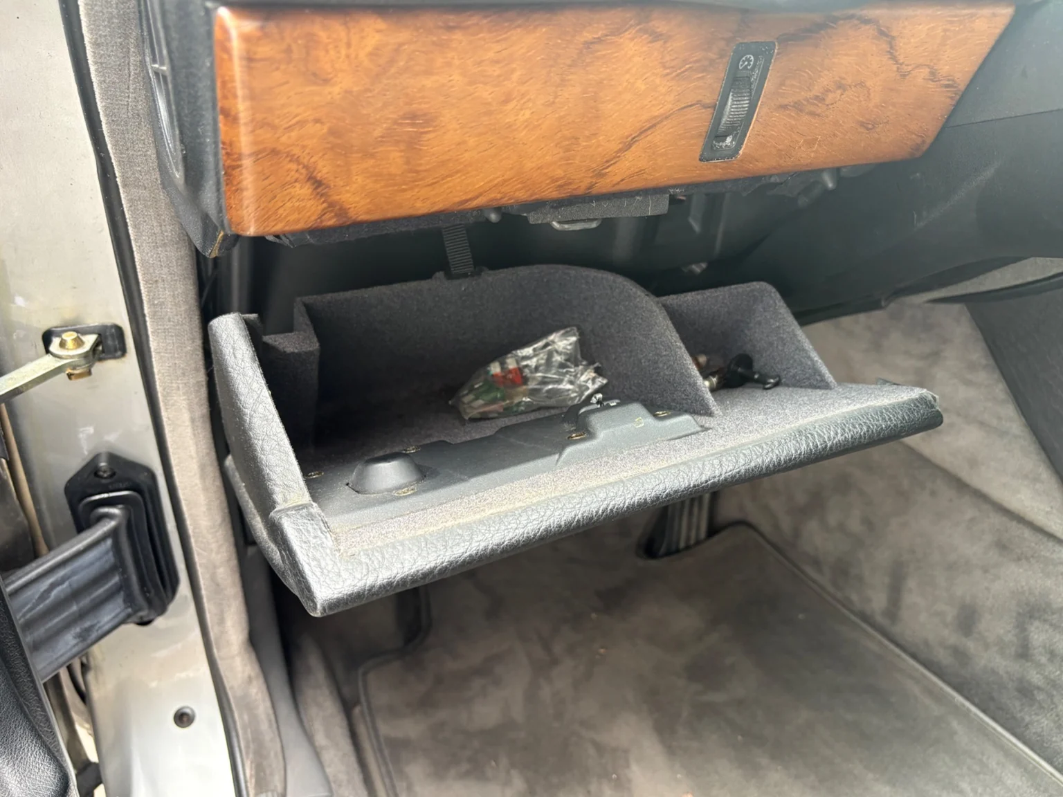 Interiörbild 1988 BMW 730iA (71)