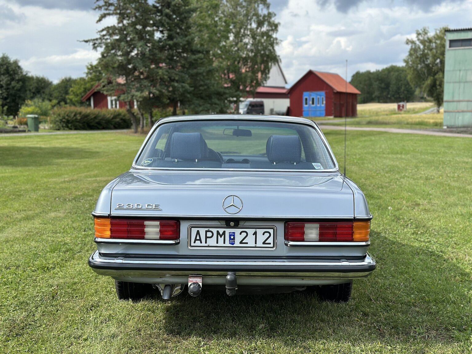 Exteriörbild på 1984 Mercedes-Benz 230 CE