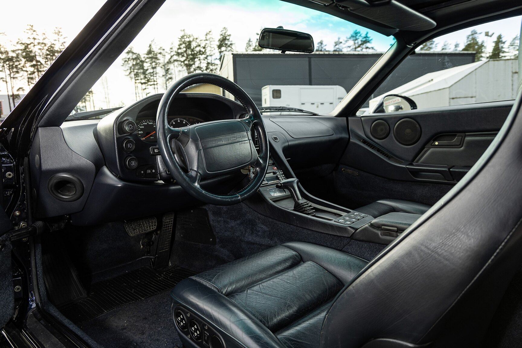Interior image of 1993 Porsche 928 GTS