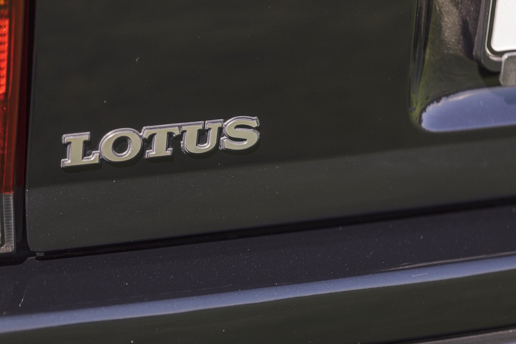 Exteriörbild på 1991 Lotus Omega