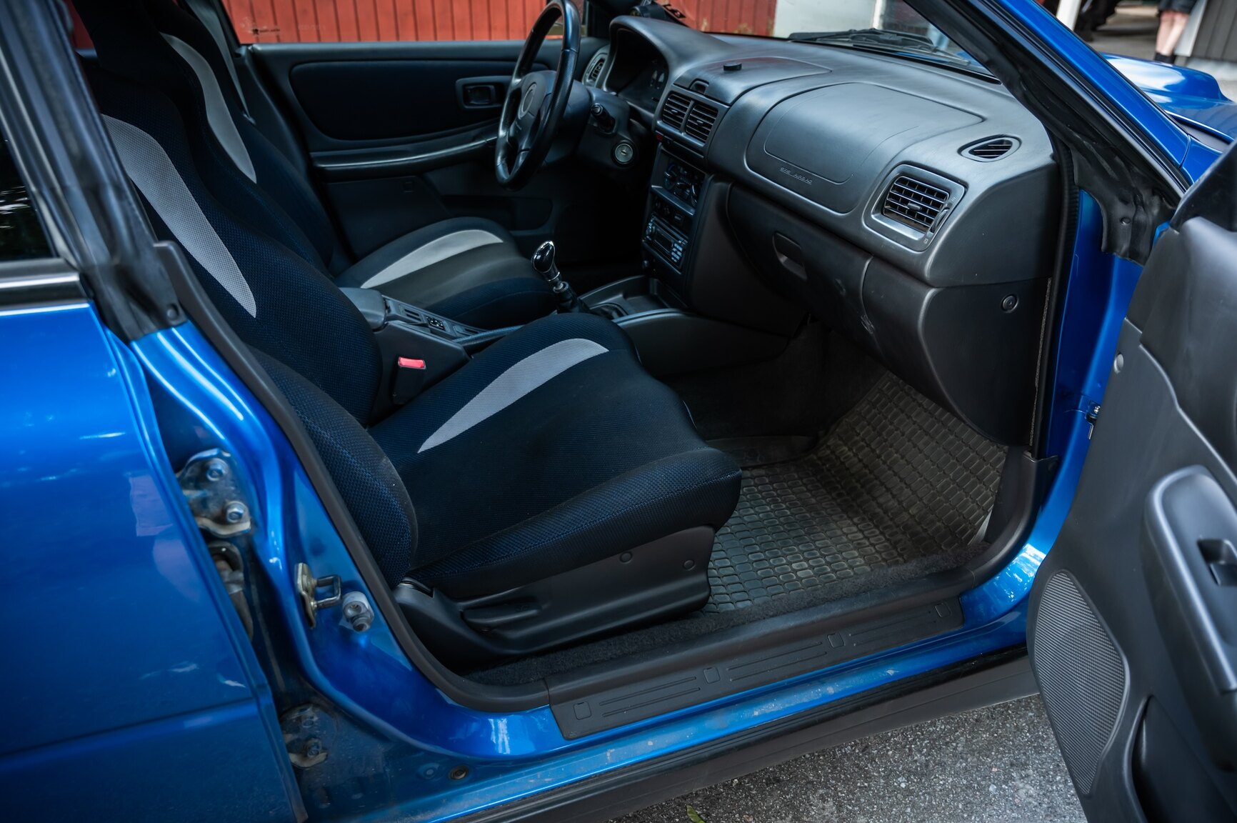 Interior image of 1999 Subaru Impreza GT (6)