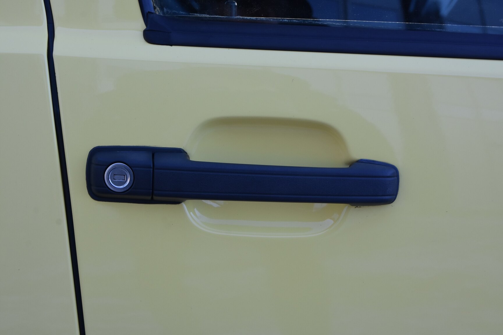 Exterior image of 1995 Volvo 850 T-5R Kombi