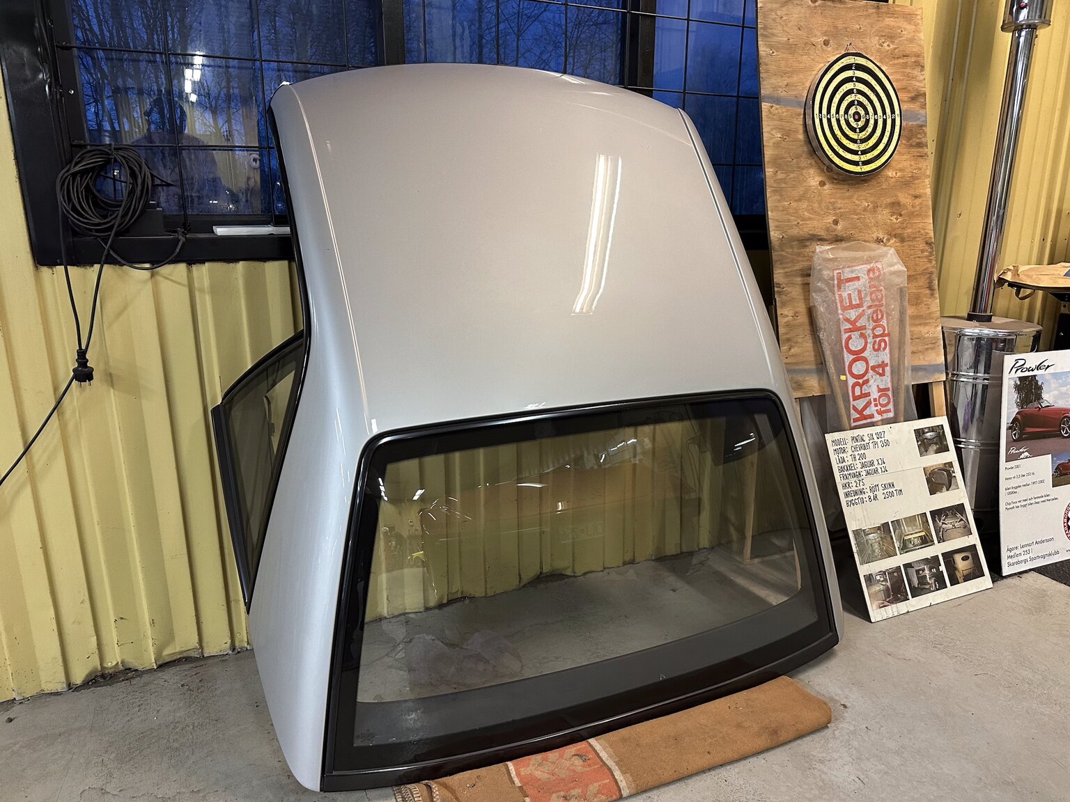 Exterior image of 1993 Mercedes-Benz SL 320