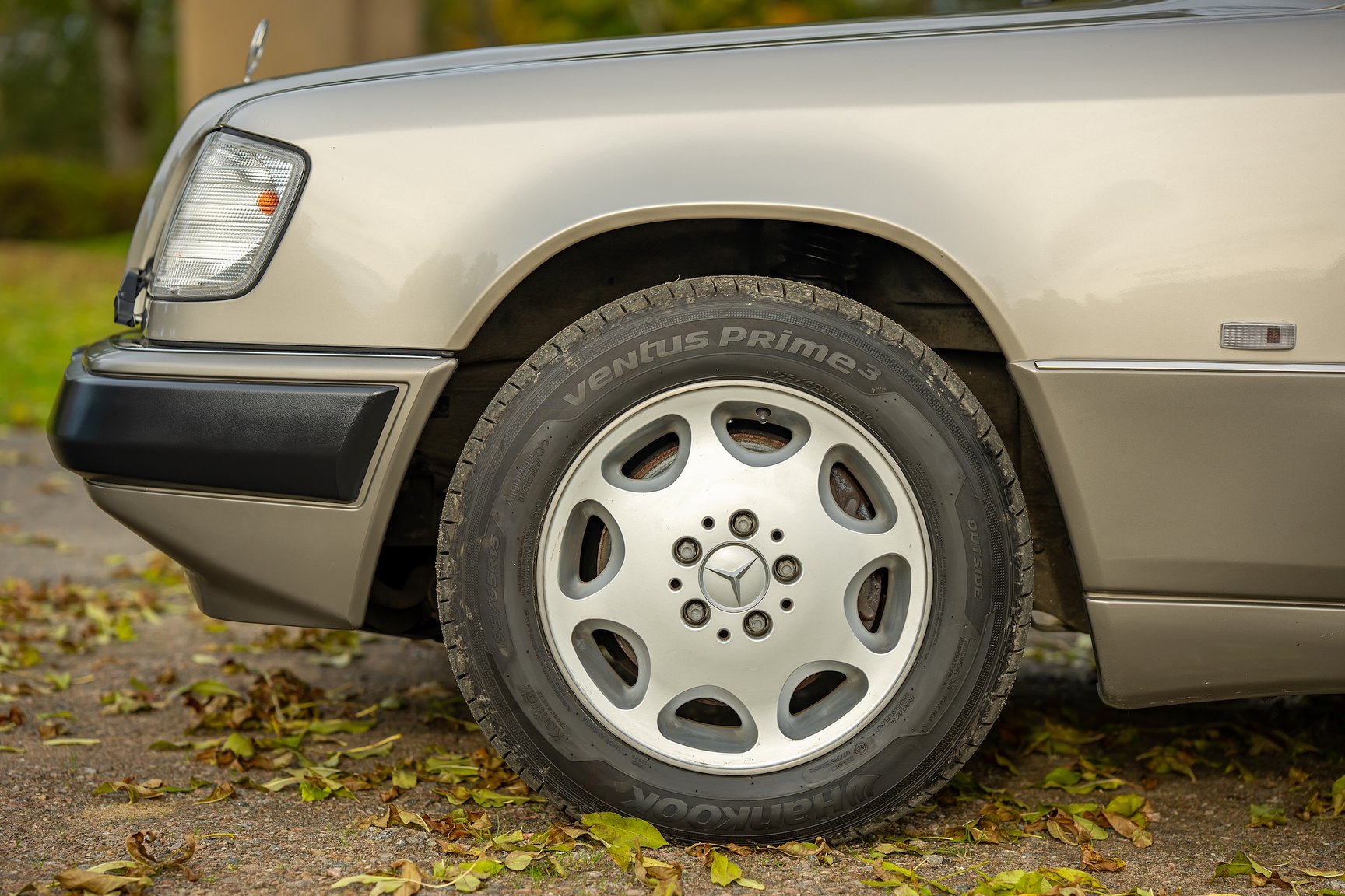 Exteriörbild på 1992 Mercedes-Benz 300 CE-24