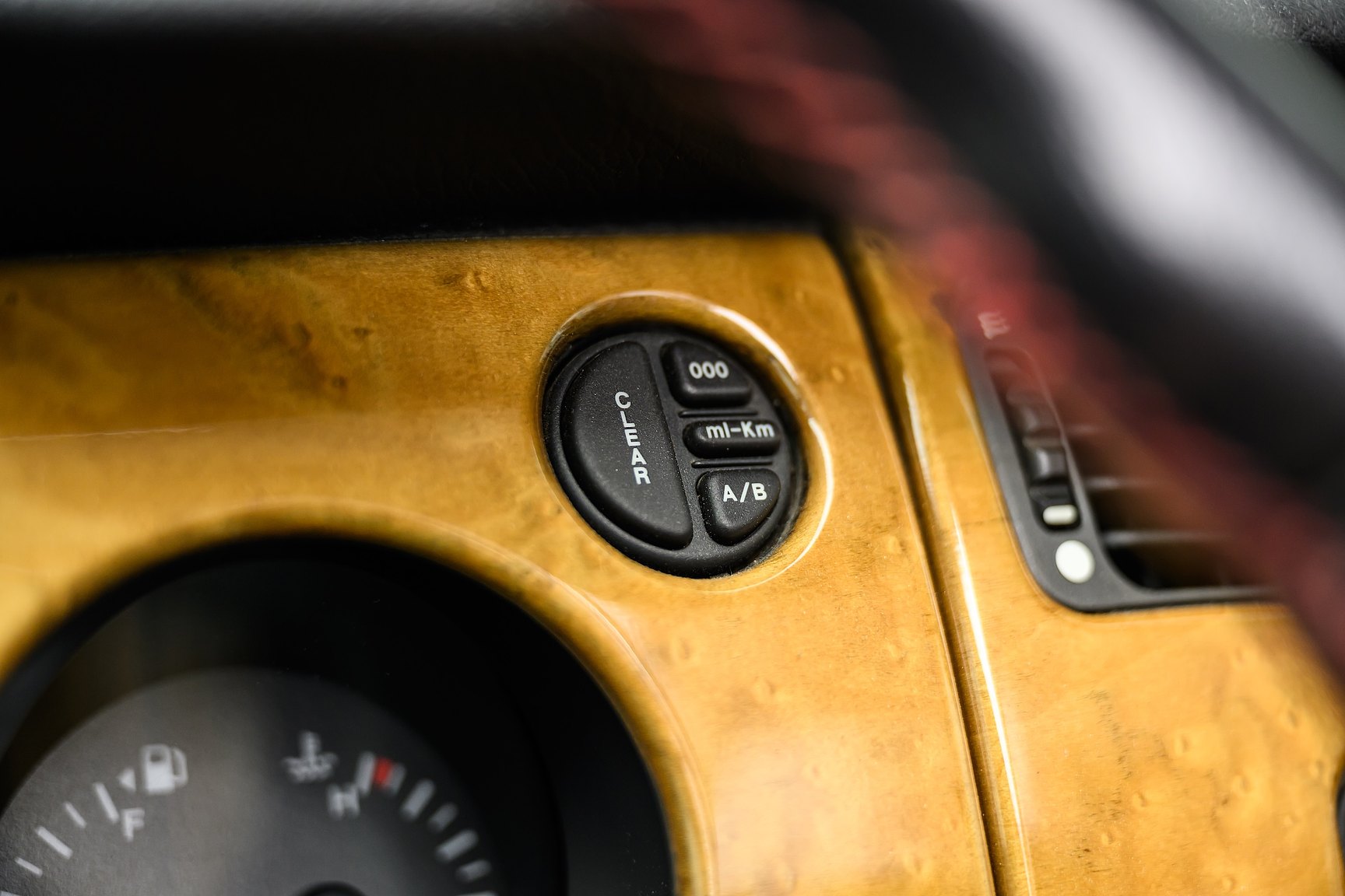 Interior image of 2001 Jaguar XKR Silverstone