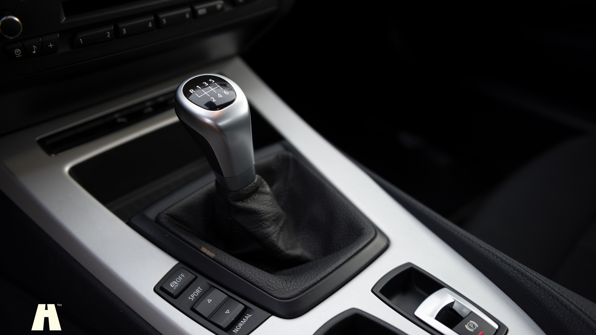 Interior image of 2009 BMW Z4 S-Drive23i (6)