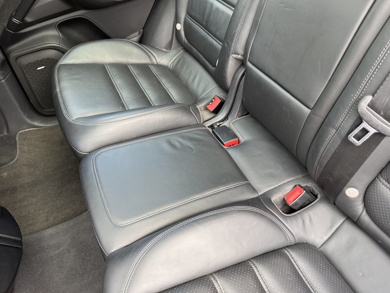 Interior image of 2013 Porsche Cayenne GTS
