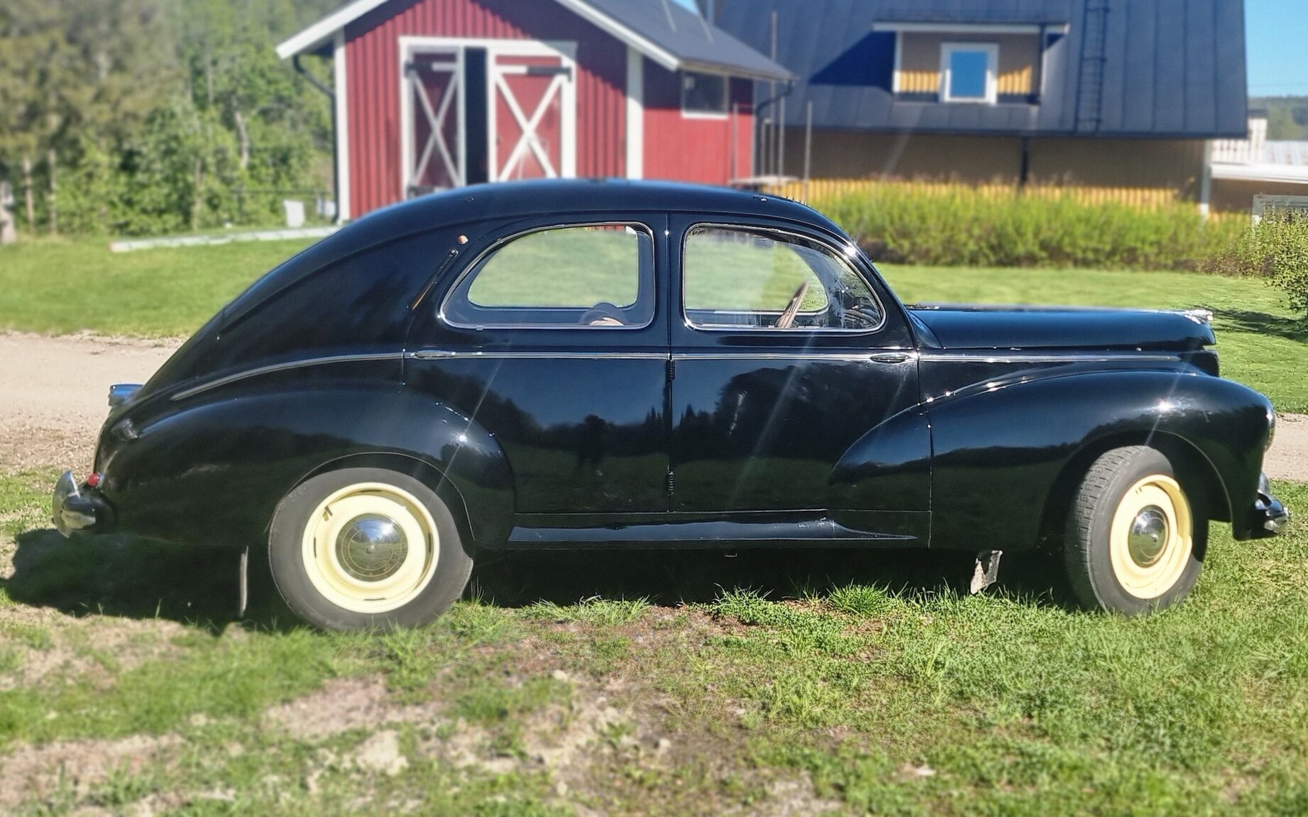 Exterior image of 1951 Peugeot 203 De Luxe