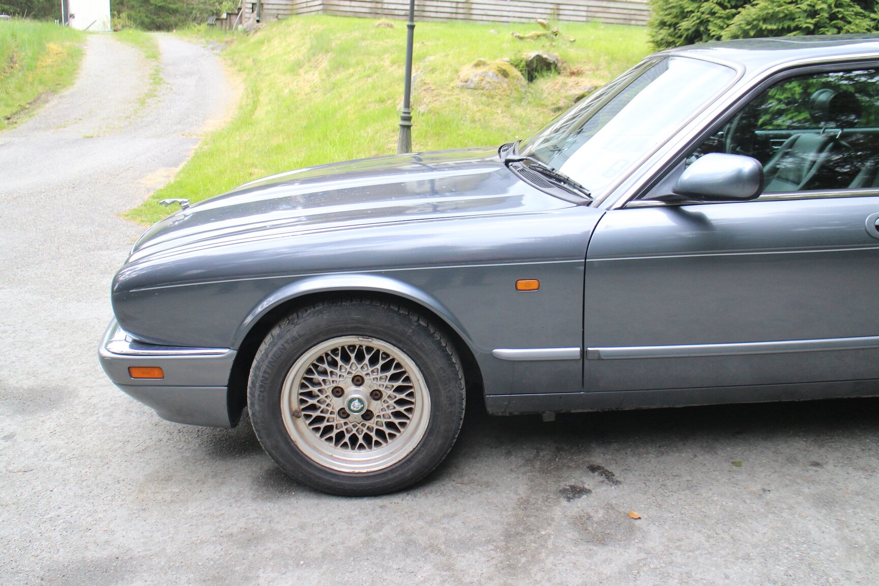 Exterior image of 1997 Jaguar XJ6 3.2