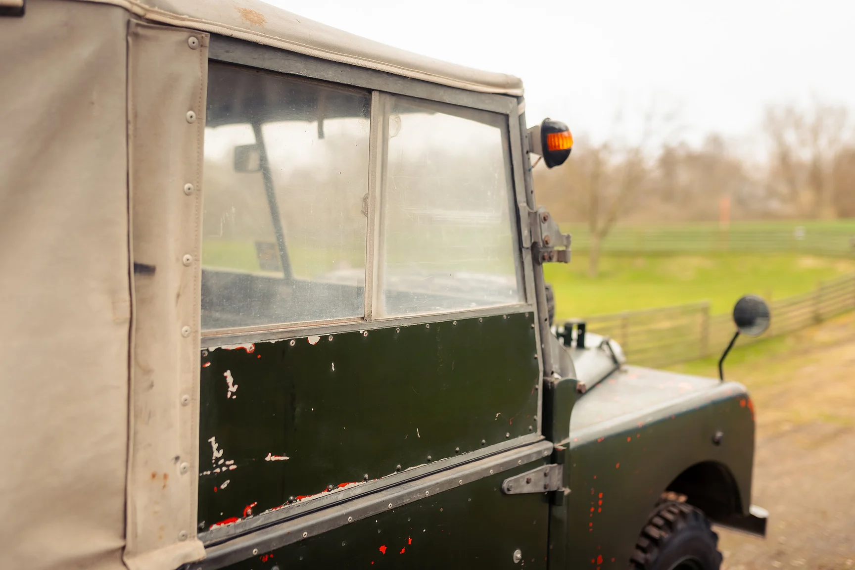 Exteriörbild på 1953 Land Rover Series 1 Soft Top (44)