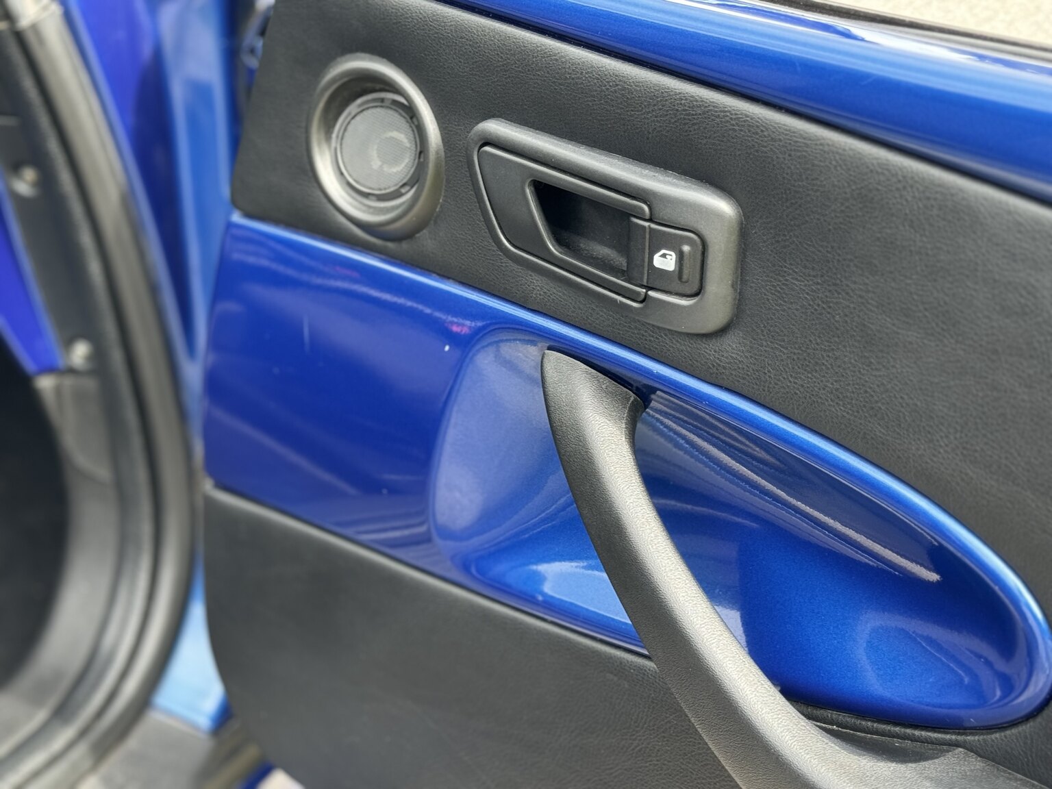 Interior image of 1997 Fiat Barchetta