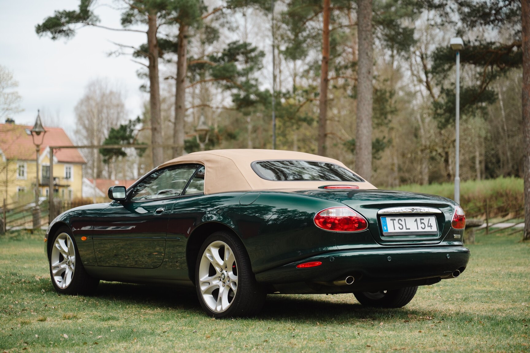 Exterior image of 2003 Jaguar XK8 Cabriolet