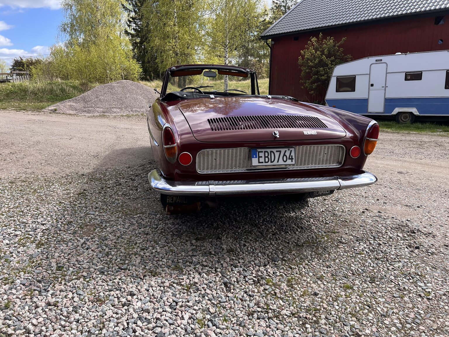 Exterior image of 1967 Renault Caravelle Coupé
