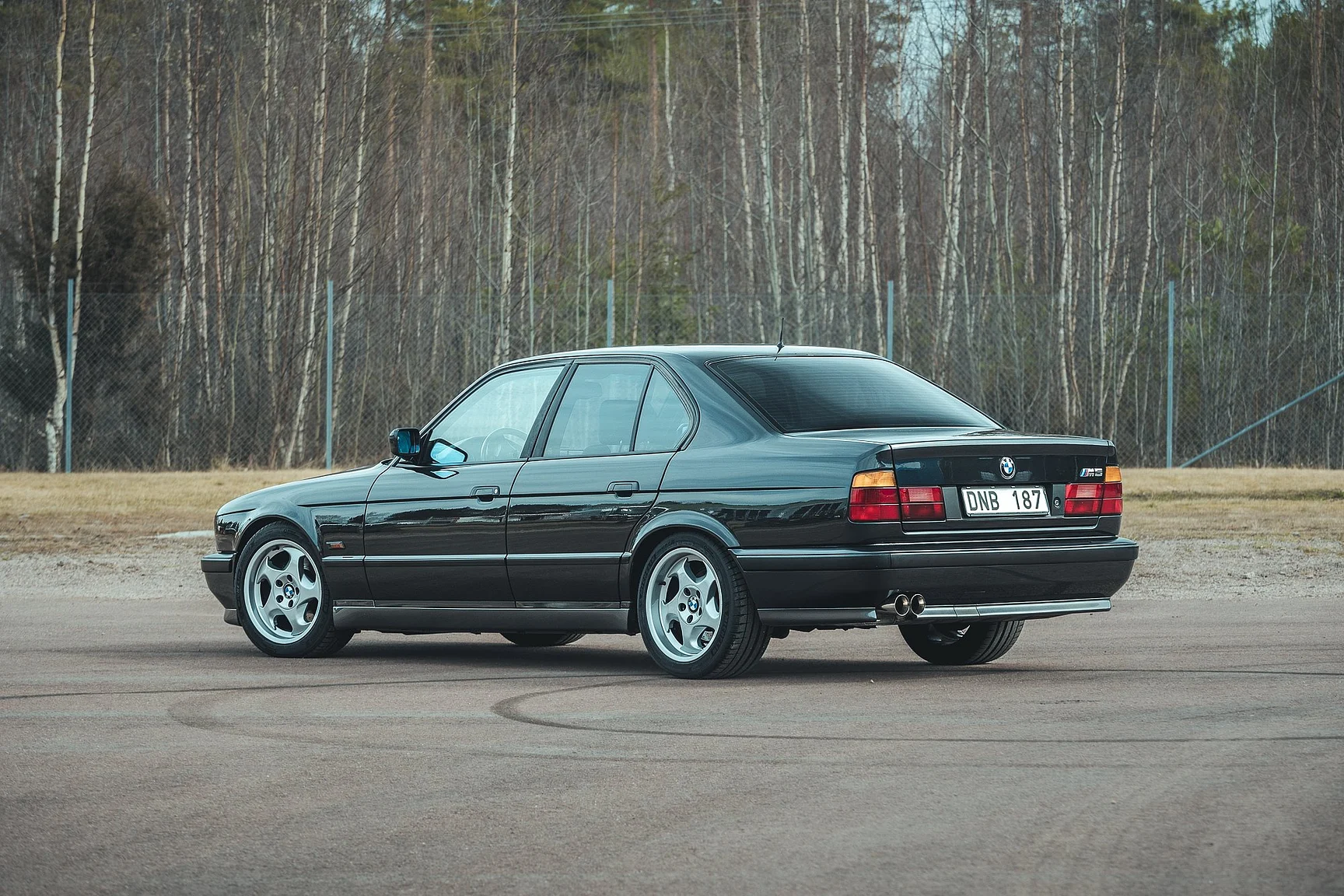 Exteriörbild på 1992 BMW M5 3.8 (14)