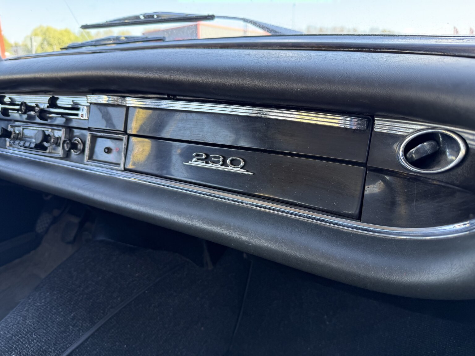 Interior image of 1967 Mercedes-Benz 230 Safari