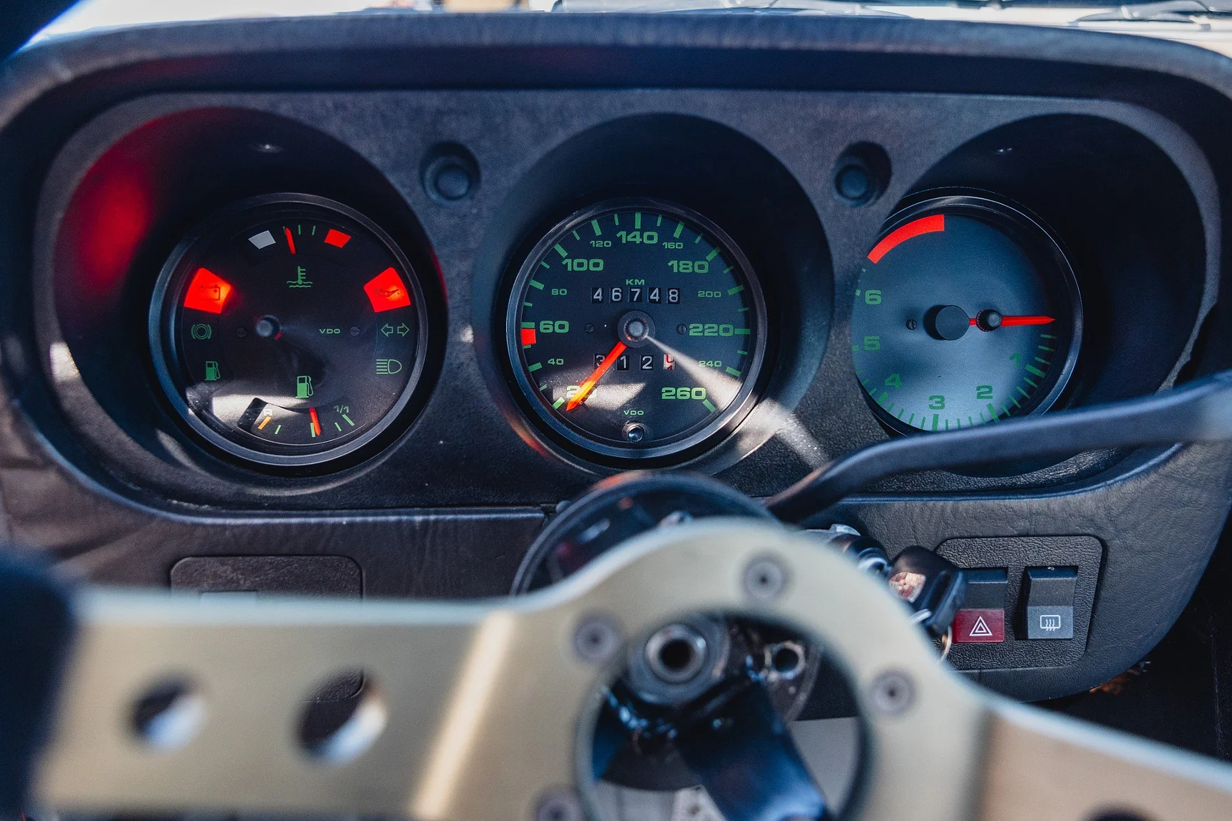 Innenraumfoto von 1982 Porsche 944 Trackday (6)