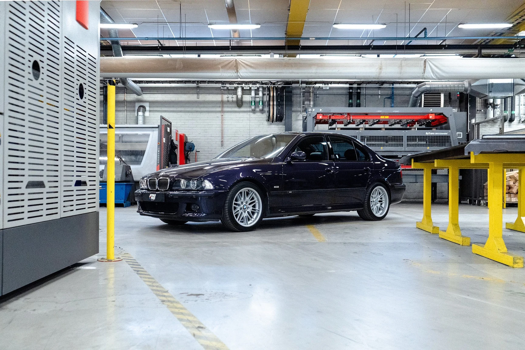 Exteriörbild på 2002 BMW M5 E39 (106)