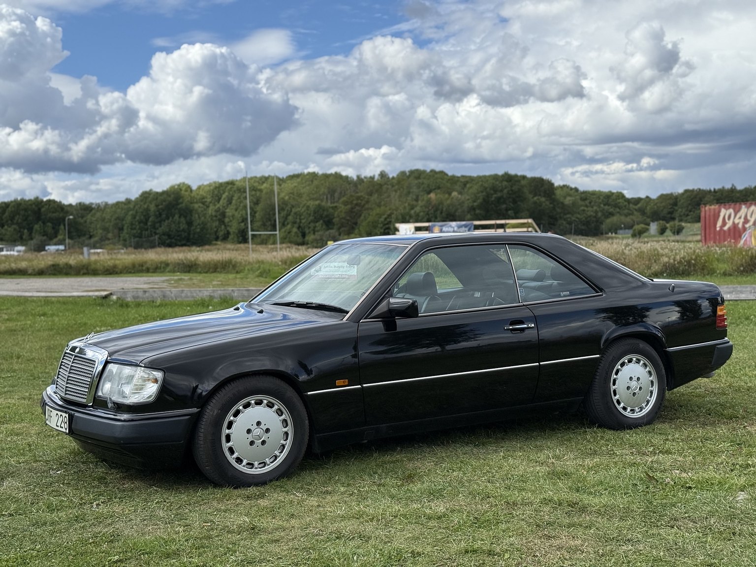 Exterior image of 1990 Mercedes-Benz 300CE-24