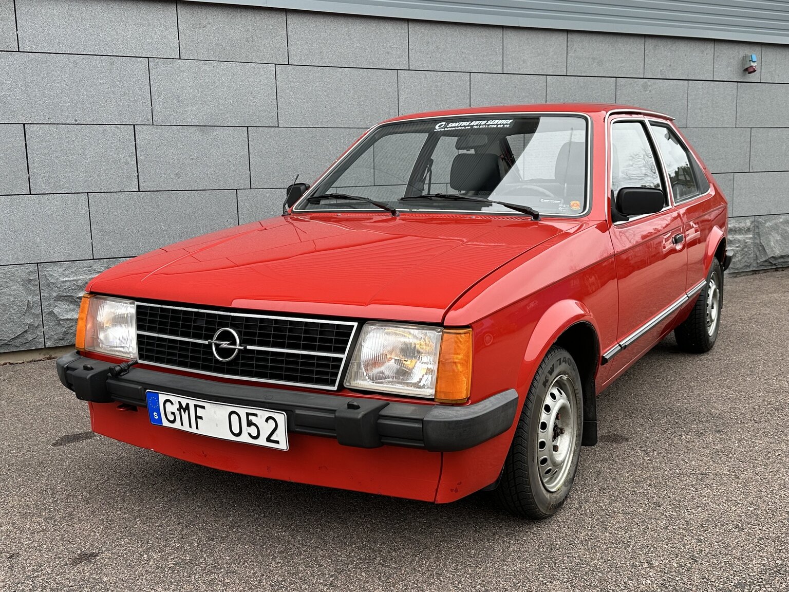 Exterior image of 1983 Opel Kadett (3)