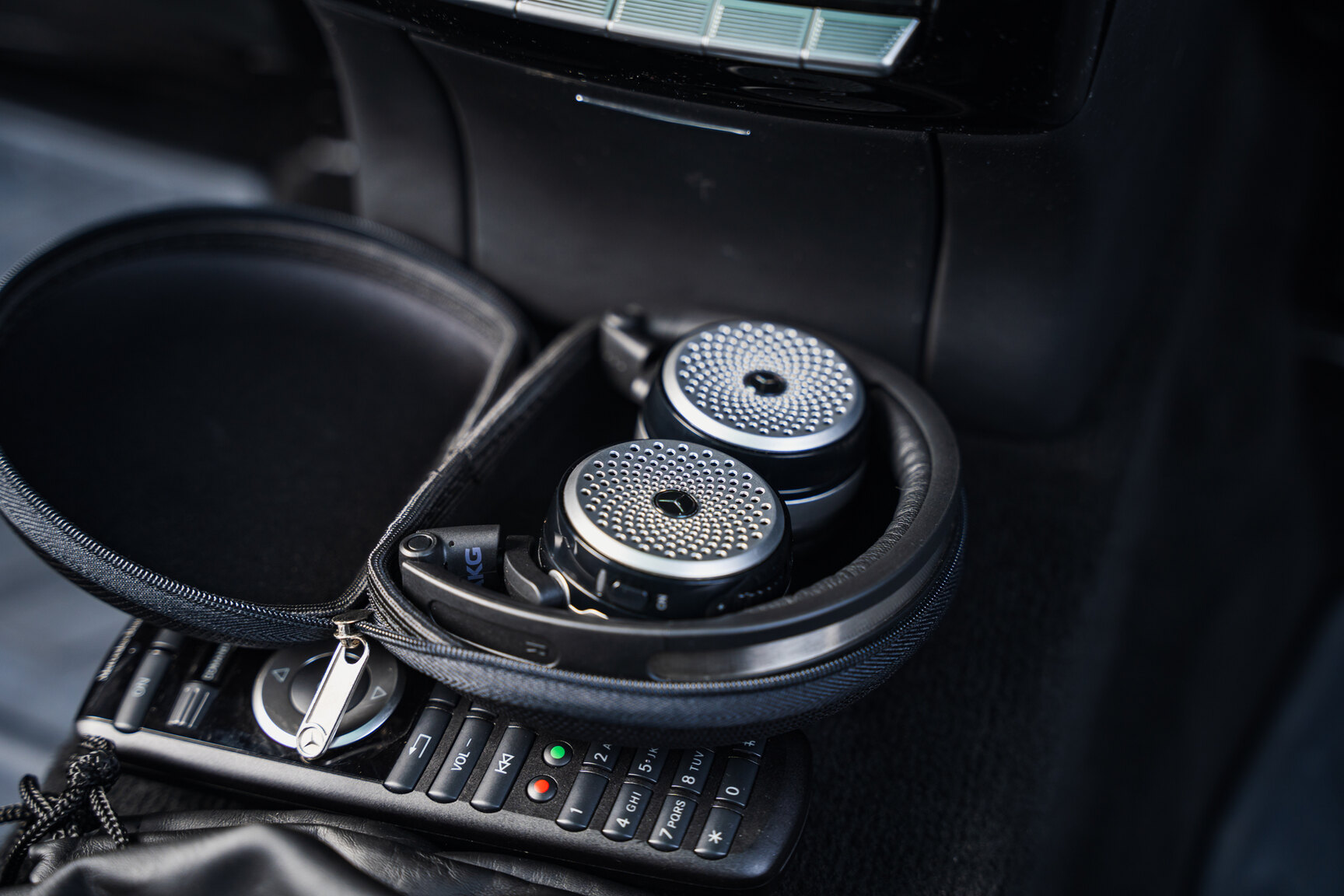 Interior image of 2011 Mercedes-Benz S600