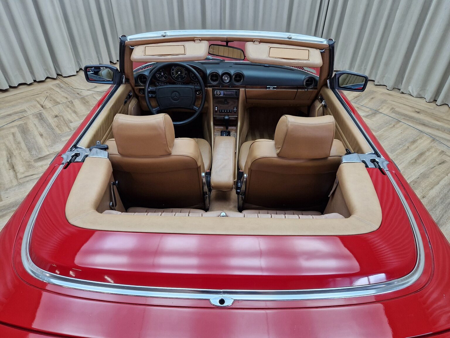 Interiörbild Mercedes-Benz 560SL